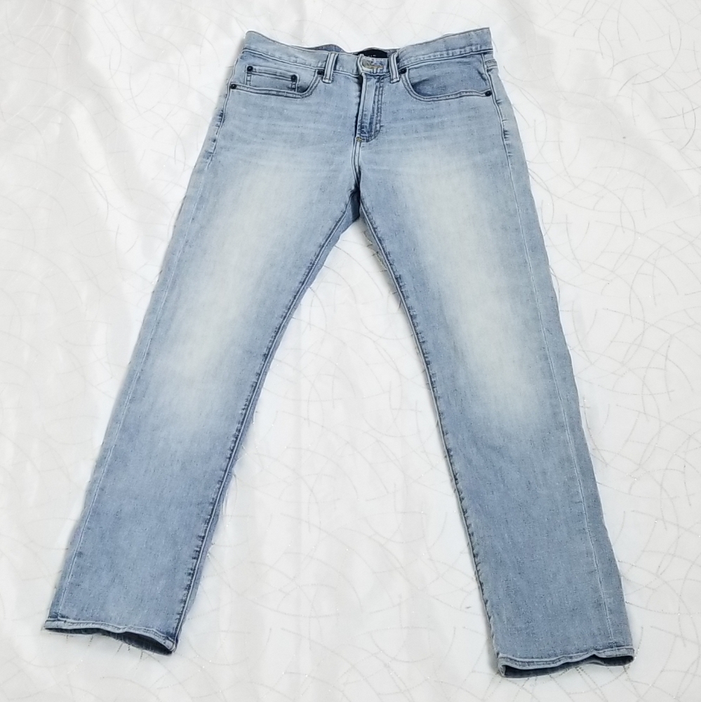 Gap Slim Pada Light Wash Jeans!